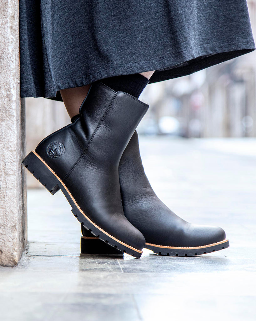 Beca Trav botas de piel con forro interior de pelo. negro