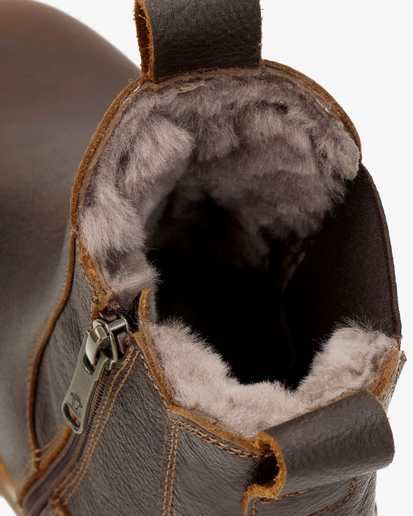 Beny Igloo botín de piel con forro interior de pelo natural. castaño