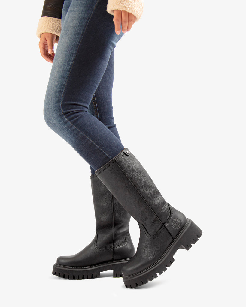 Charlotte botas de piel con forro interior de pelo. negro