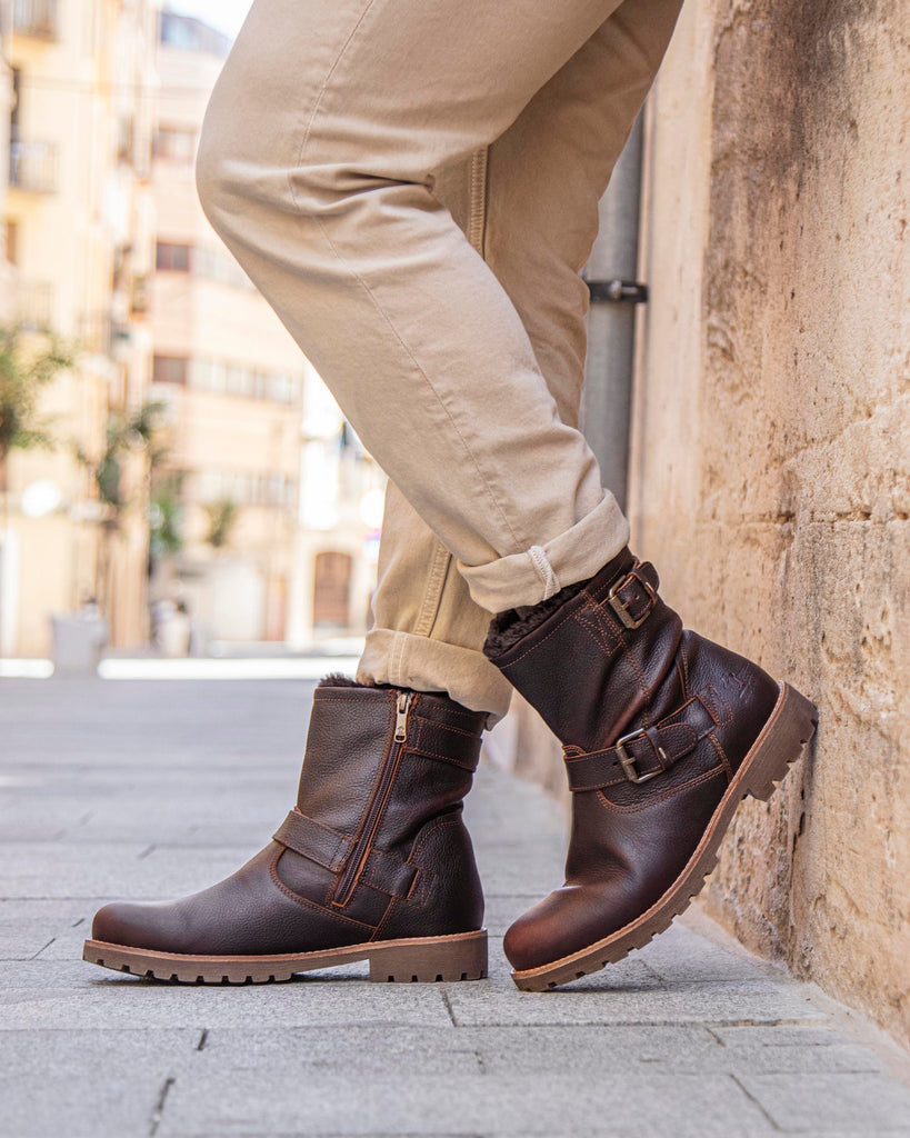 Faust botas de piel con forro interior de pelo. castaño