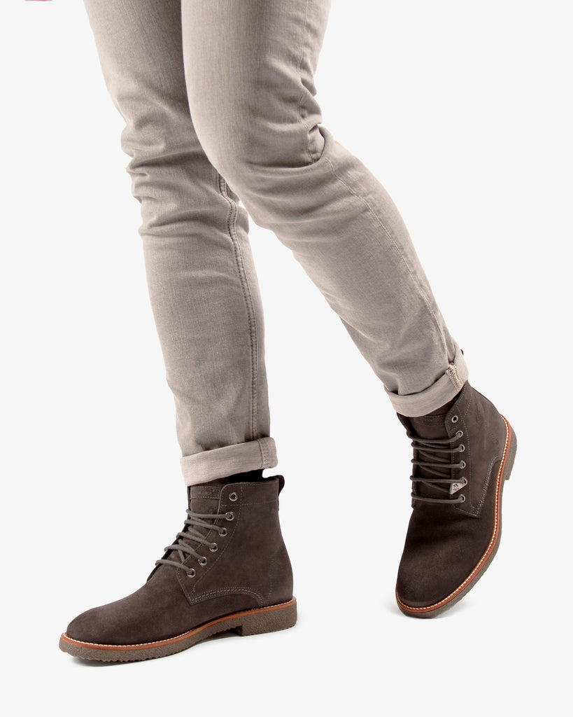 Glasgow botín de piel con forro interior de piel. gris