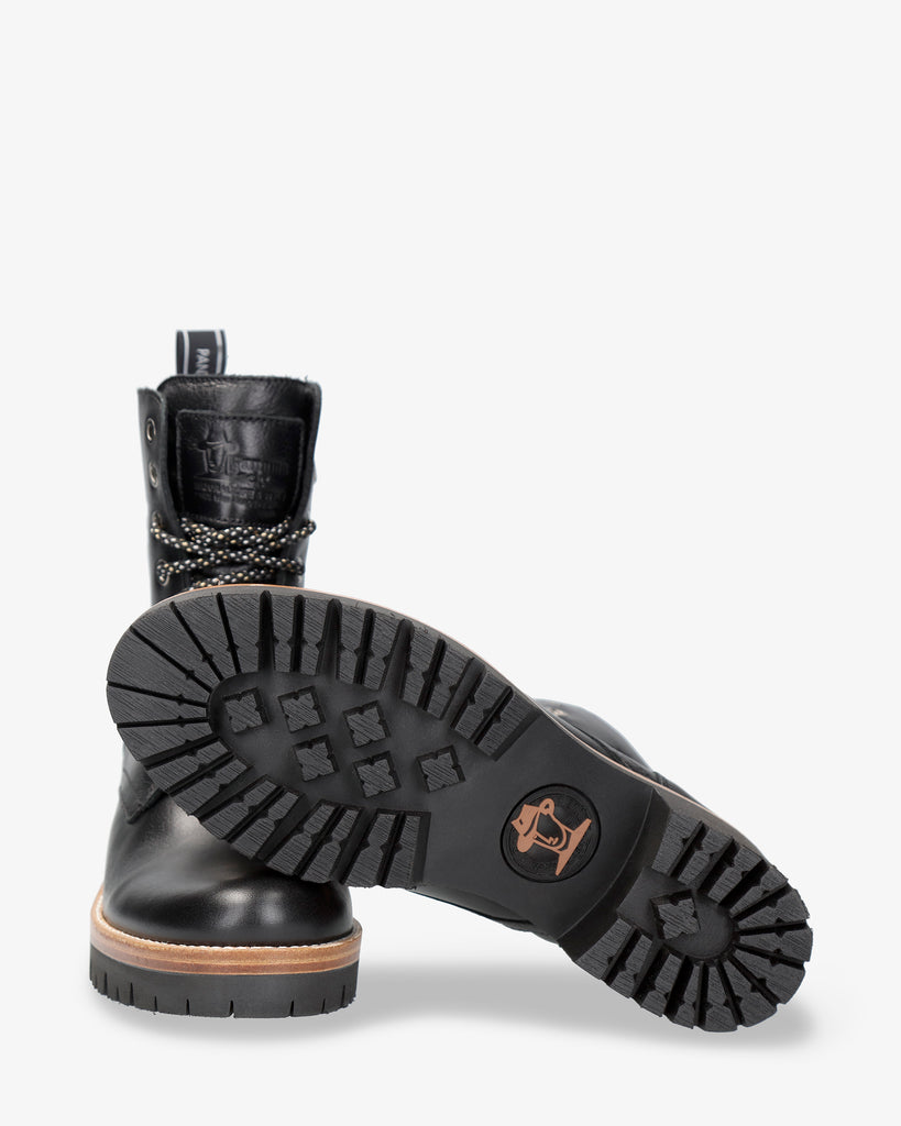 Padma botas de piel con forro interior de piel. negro