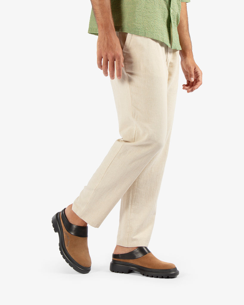 Theo zueco de piel con forro interior de piel. cuero